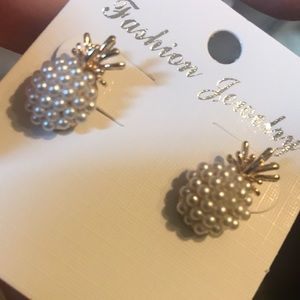 Pineapple stud Earrings